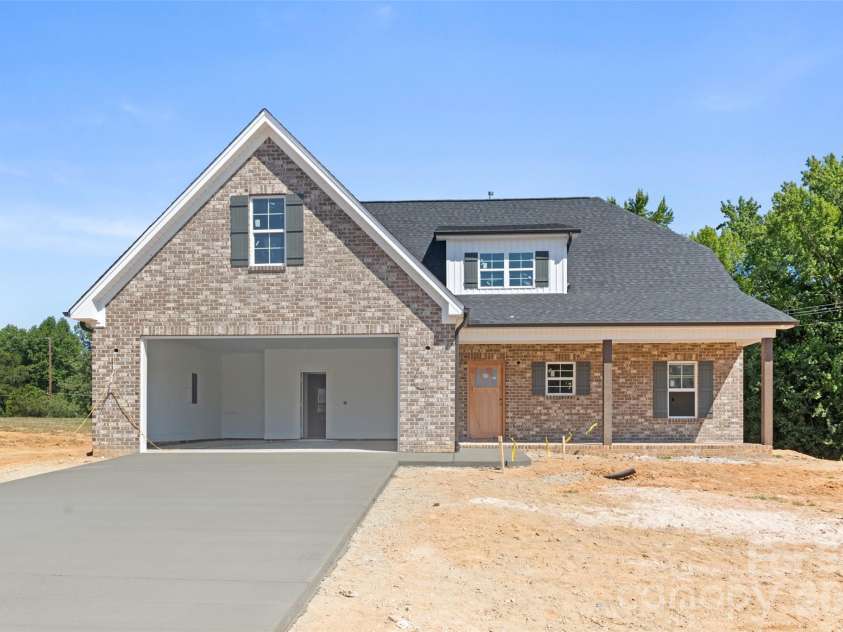 165 Canton Drive, Lexington, NC 27295.  MLS# CAR4410716, YatesRealty ID 41426. 