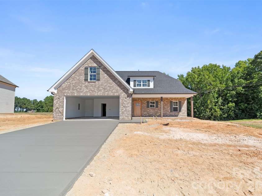 165 Canton Drive, Lexington, NC 27295.  MLS# CAR4410716, YatesRealty ID 41426. 