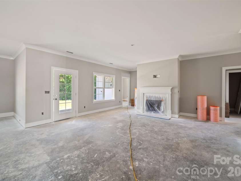 165 Canton Drive, Lexington, NC 27295.  MLS# CAR4410716, YatesRealty ID 41426. 
