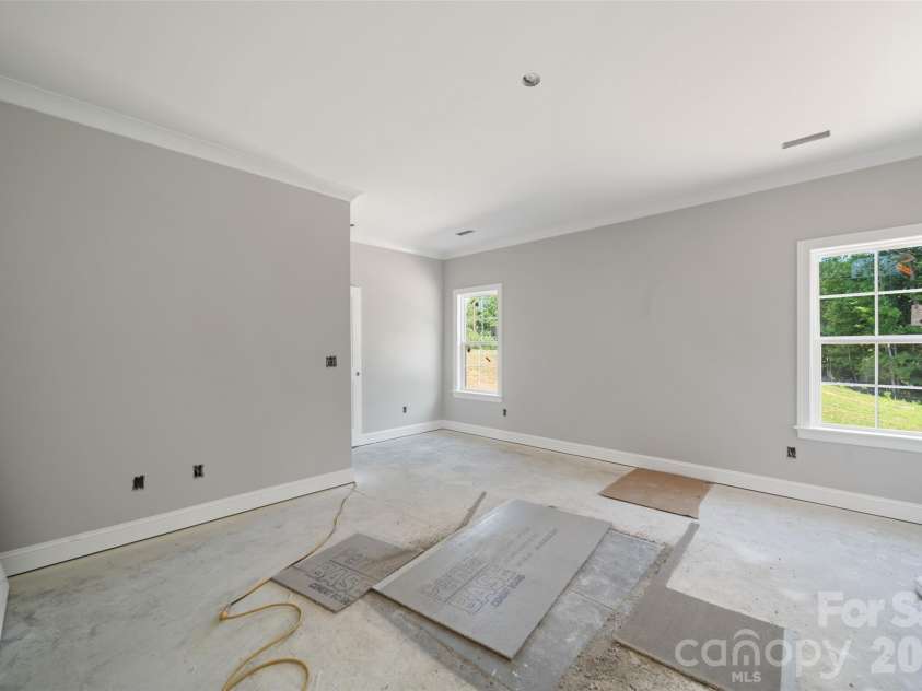165 Canton Drive, Lexington, NC 27295.  MLS# CAR4410716, YatesRealty ID 41426. 