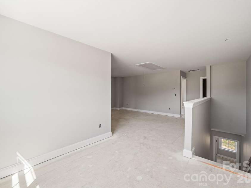 165 Canton Drive, Lexington, NC 27295.  MLS# CAR4410716, YatesRealty ID 41426. 