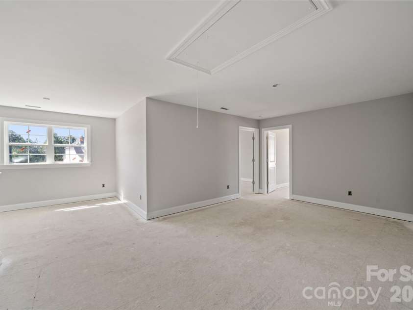 165 Canton Drive, Lexington, NC 27295.  MLS# CAR4410716, YatesRealty ID 41426. 