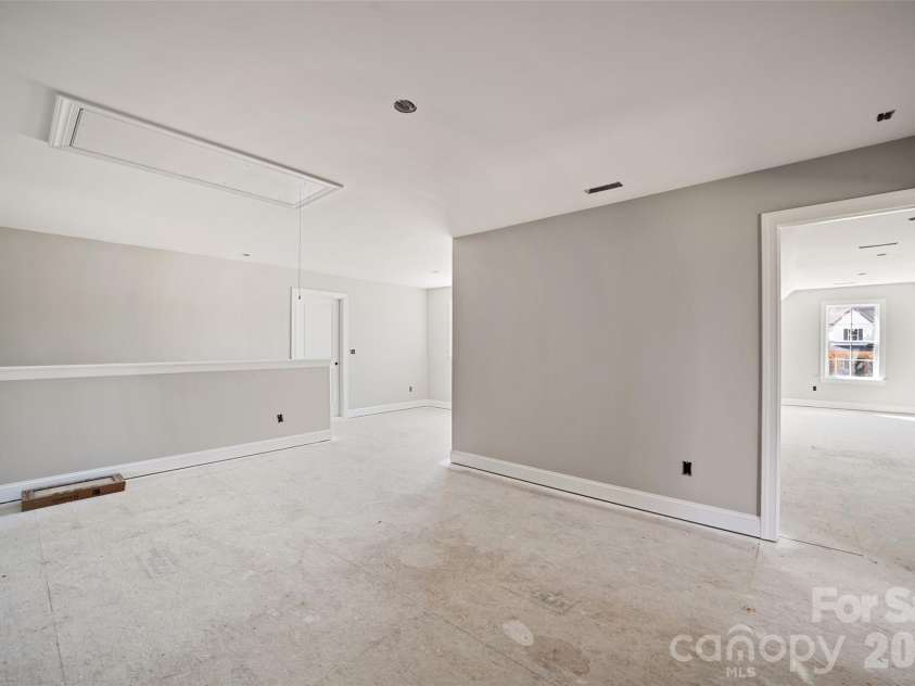 165 Canton Drive, Lexington, NC 27295.  MLS# CAR4410716, YatesRealty ID 41426. 