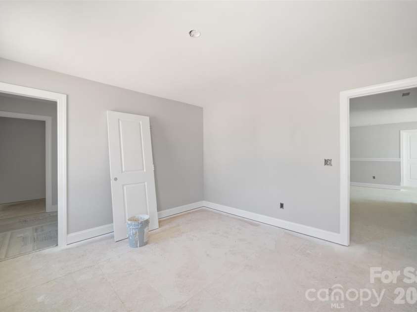 165 Canton Drive, Lexington, NC 27295.  MLS# CAR4410716, YatesRealty ID 41426. 