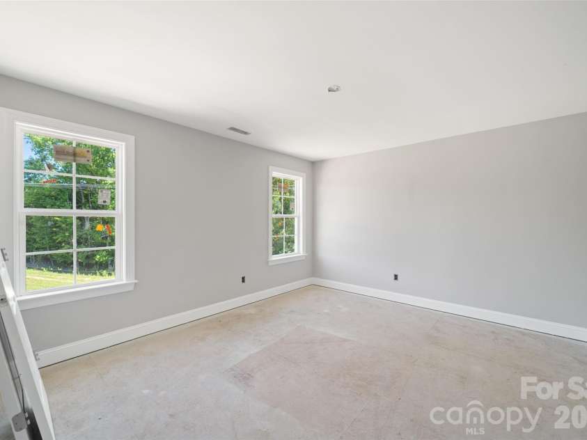 165 Canton Drive, Lexington, NC 27295.  MLS# CAR4410716, YatesRealty ID 41426. 