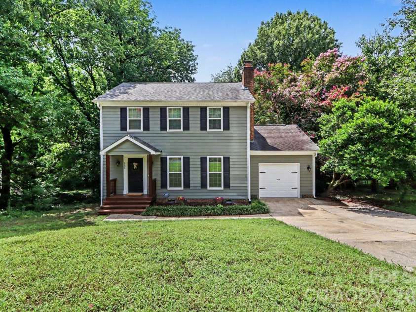 2132 Killarney Place, Charlotte, NC 28262.  MLS# CAR4410407, YatesRealty ID 41428. 