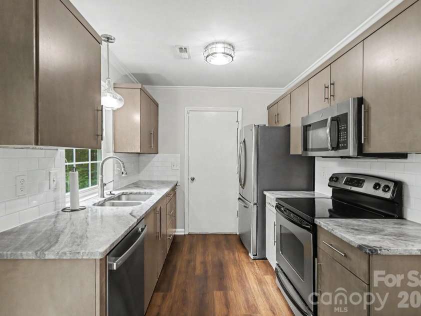 2132 Killarney Place, Charlotte, NC 28262.  MLS# CAR4410407, YatesRealty ID 41428. 