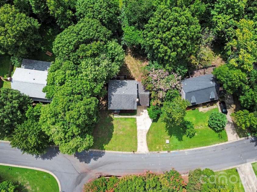 2132 Killarney Place, Charlotte, NC 28262.  MLS# CAR4410407, YatesRealty ID 41428. 