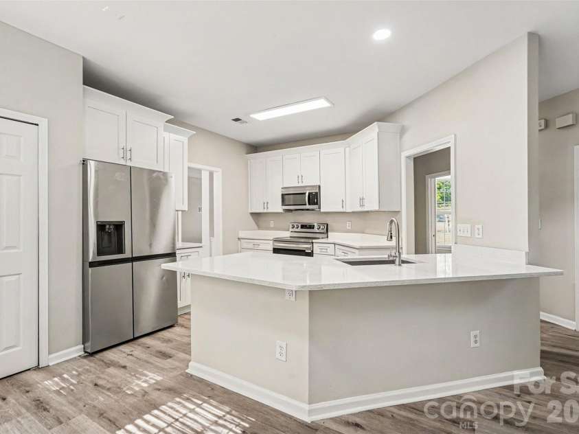 7731 Beaker Court, Charlotte, NC 28269.  MLS# CAR4410357, YatesRealty ID 41429. 