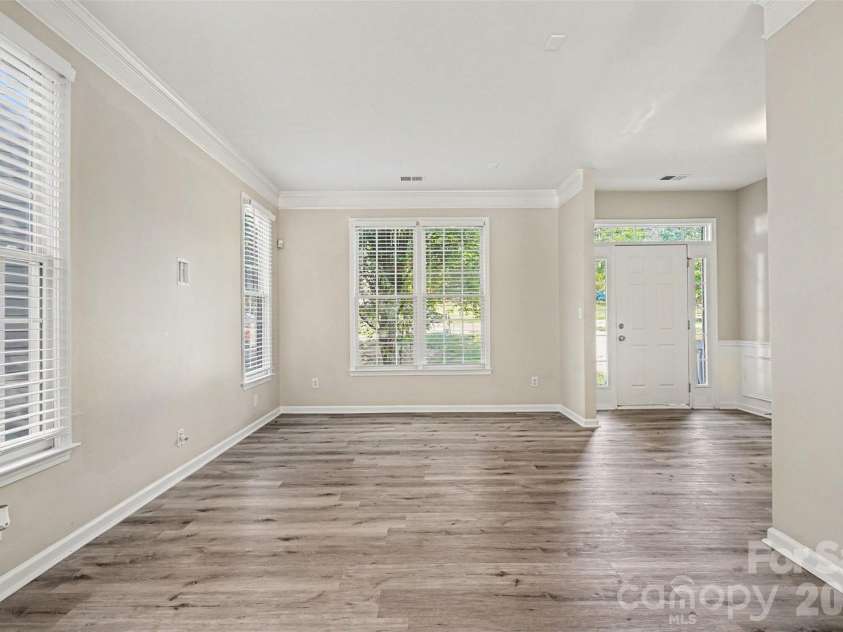 7731 Beaker Court, Charlotte, NC 28269.  MLS# CAR4410357, YatesRealty ID 41429. 