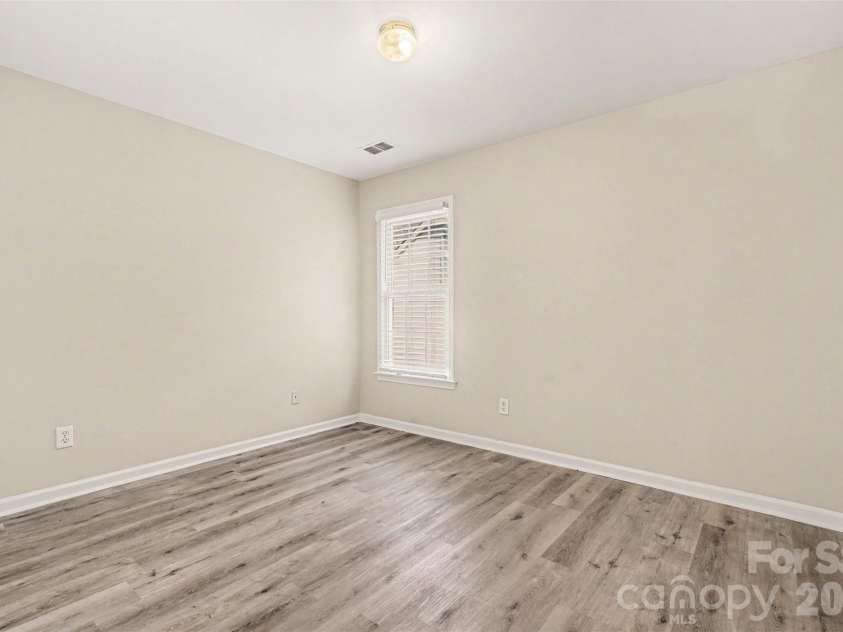 7731 Beaker Court, Charlotte, NC 28269.  MLS# CAR4410357, YatesRealty ID 41429. 