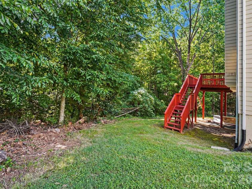 7731 Beaker Court, Charlotte, NC 28269.  MLS# CAR4410357, YatesRealty ID 41429. 