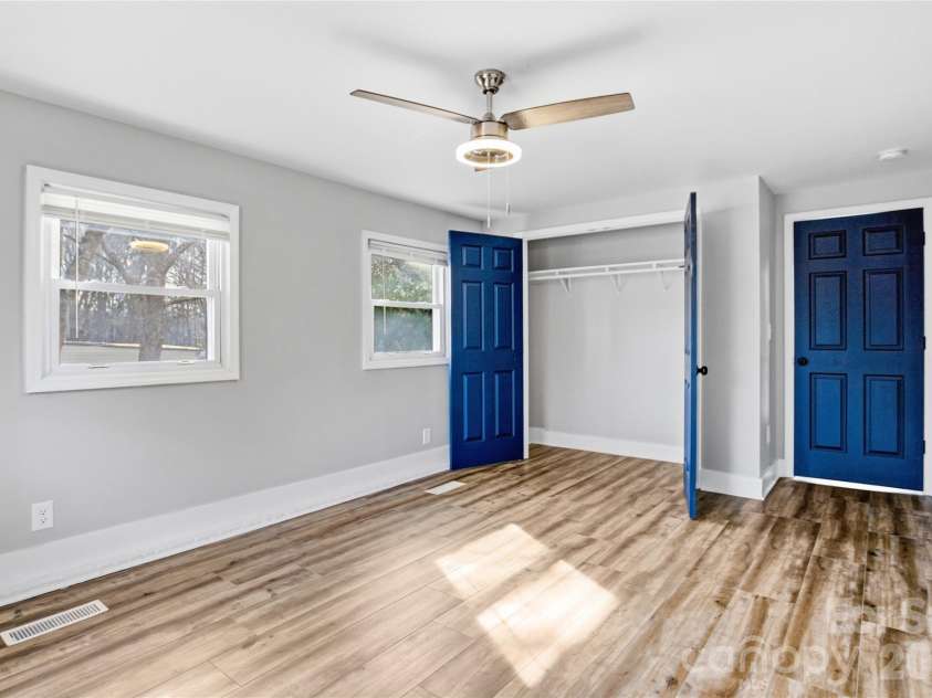423 Rhyne Street, Dallas, NC 28034.  MLS# CAR4347659, YatesRealty ID 4143. 