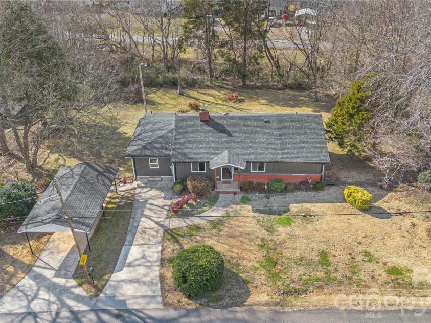 423 Rhyne Street, Dallas, NC 28034.  MLS# CAR4347659, YatesRealty ID 4143. 