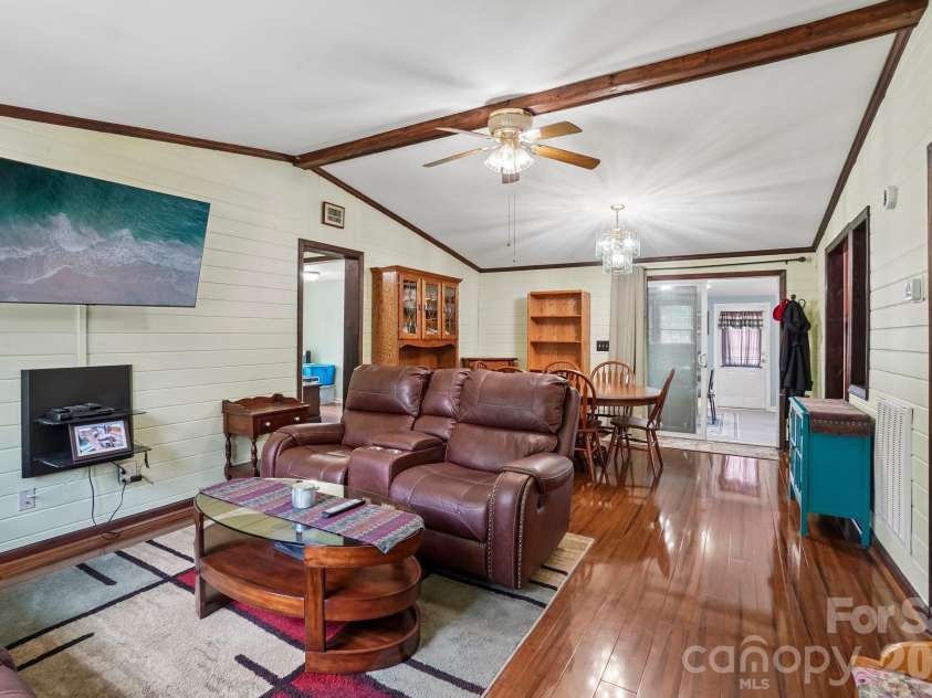 210 Leigh Anne Lane, Horse Shoe, NC 28742.  MLS# CAR4411081, YatesRealty ID 41430. 
