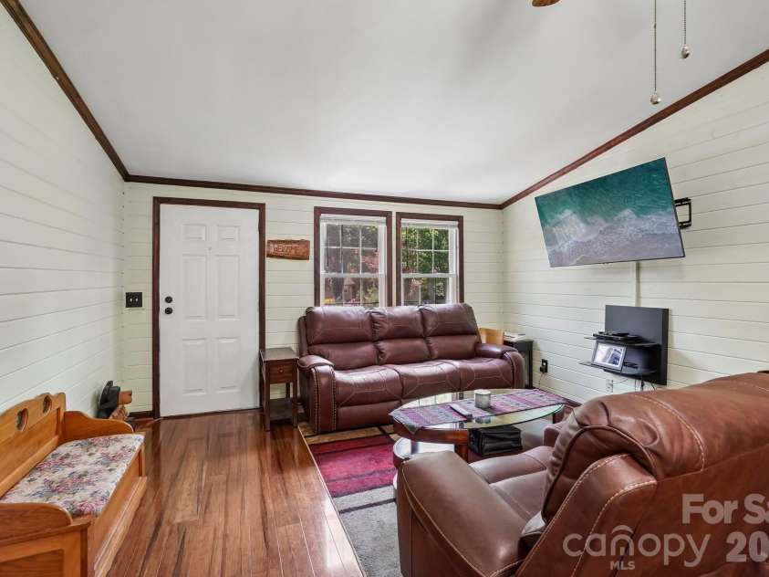 210 Leigh Anne Lane, Horse Shoe, NC 28742.  MLS# CAR4411081, YatesRealty ID 41430. 