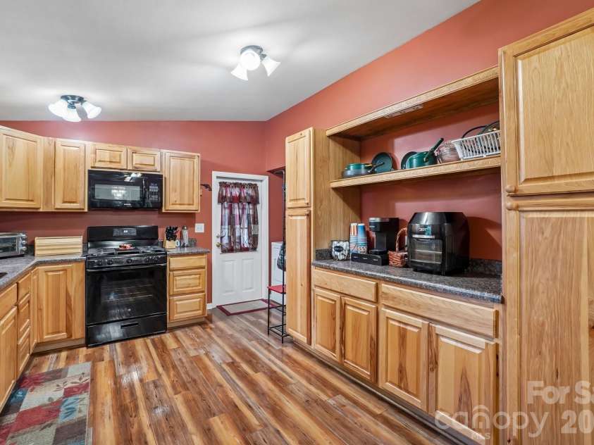 210 Leigh Anne Lane, Horse Shoe, NC 28742.  MLS# CAR4411081, YatesRealty ID 41430. 