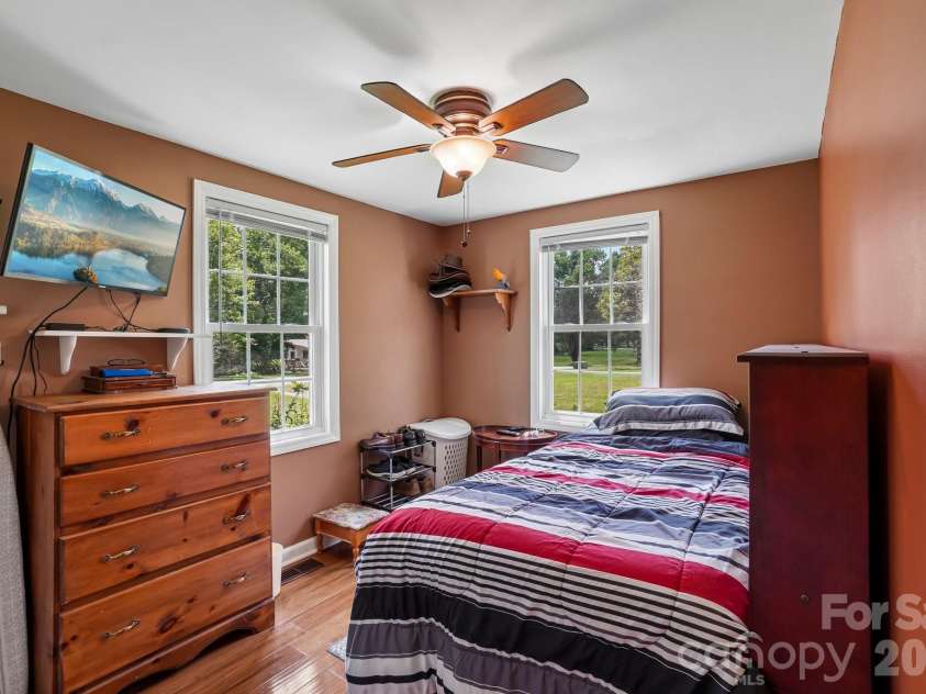 210 Leigh Anne Lane, Horse Shoe, NC 28742.  MLS# CAR4411081, YatesRealty ID 41430. 