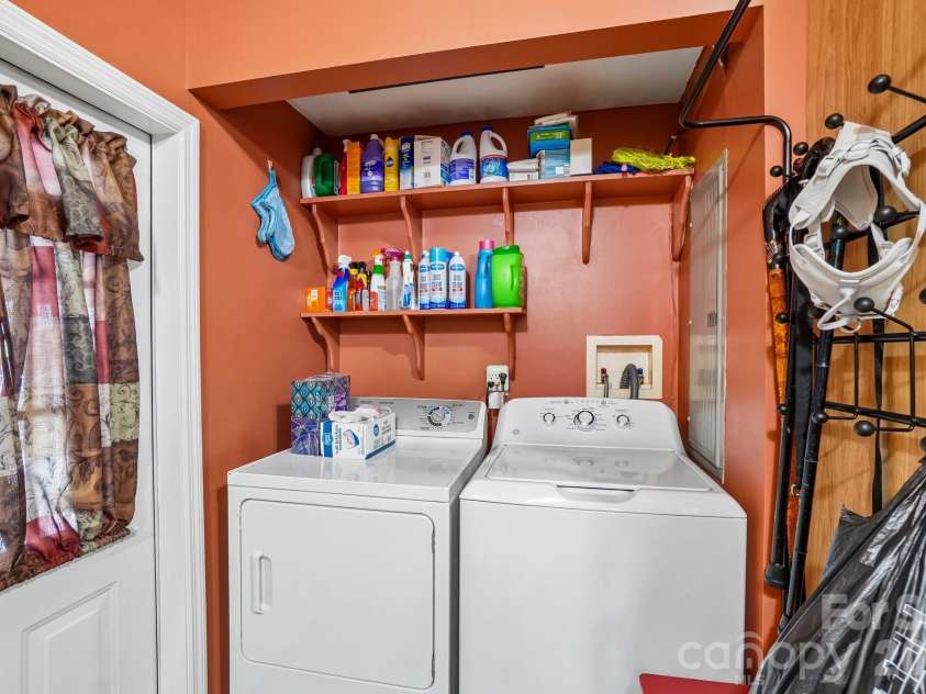 210 Leigh Anne Lane, Horse Shoe, NC 28742.  MLS# CAR4411081, YatesRealty ID 41430. 