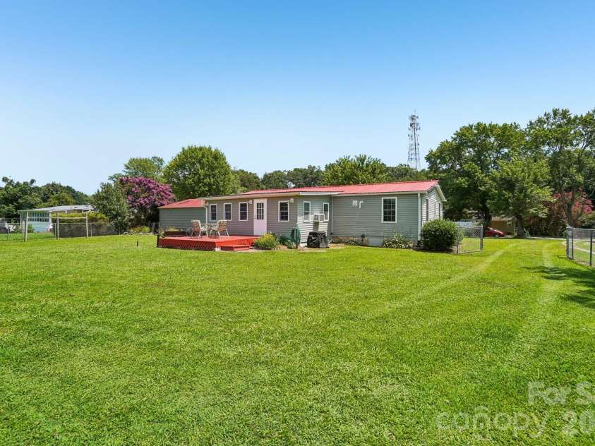 210 Leigh Anne Lane, Horse Shoe, NC 28742.  MLS# CAR4411081, YatesRealty ID 41430. 