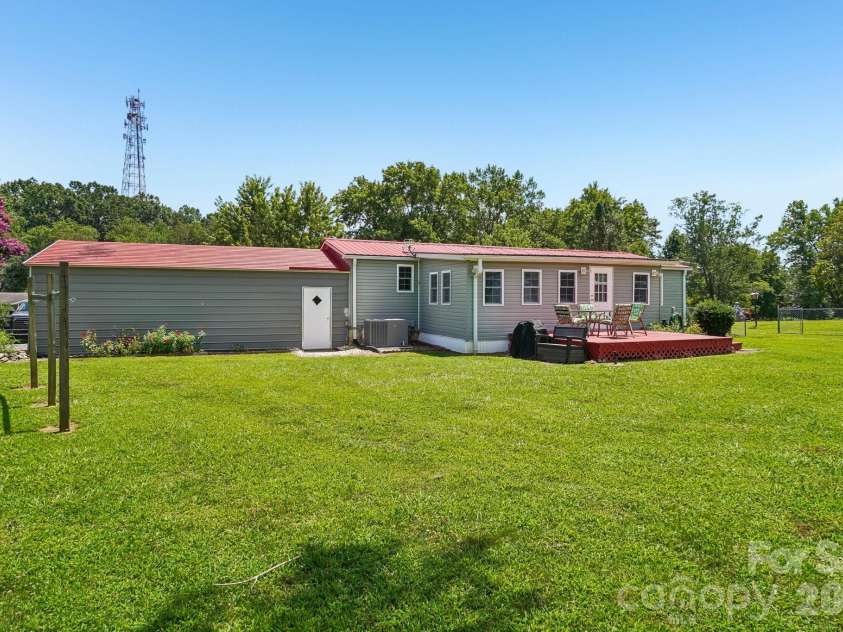 210 Leigh Anne Lane, Horse Shoe, NC 28742.  MLS# CAR4411081, YatesRealty ID 41430. 