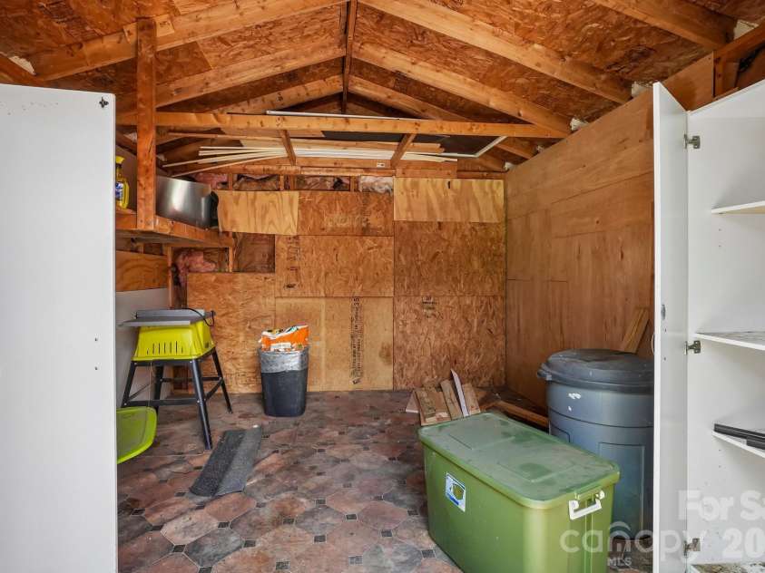 210 Leigh Anne Lane, Horse Shoe, NC 28742.  MLS# CAR4411081, YatesRealty ID 41430. 