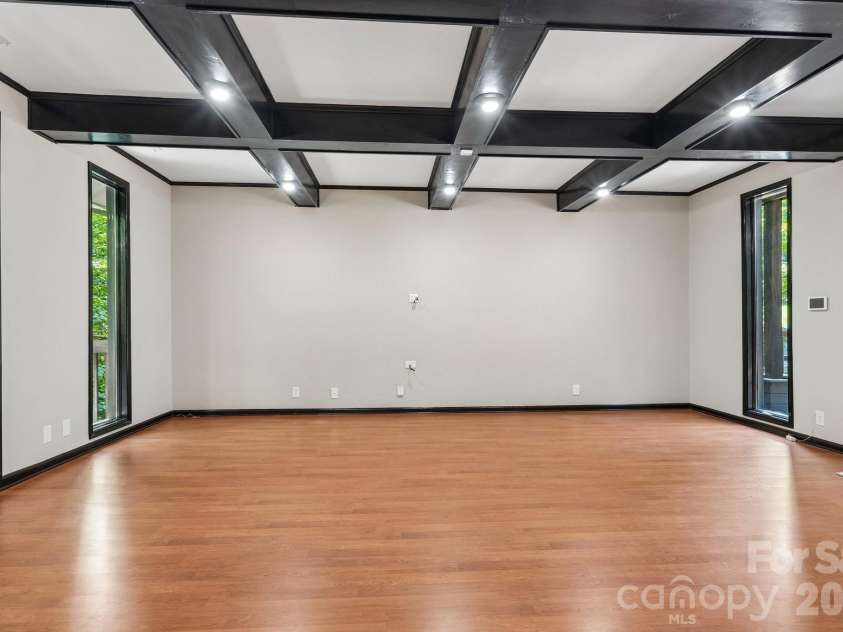 407 Robinwood Drive, Shelby, NC 28150.  MLS# CAR4410556, YatesRealty ID 41431. 