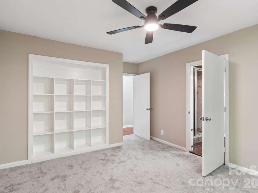407 Robinwood Drive, Shelby, NC 28150.  MLS# CAR4410556, YatesRealty ID 41431. 
