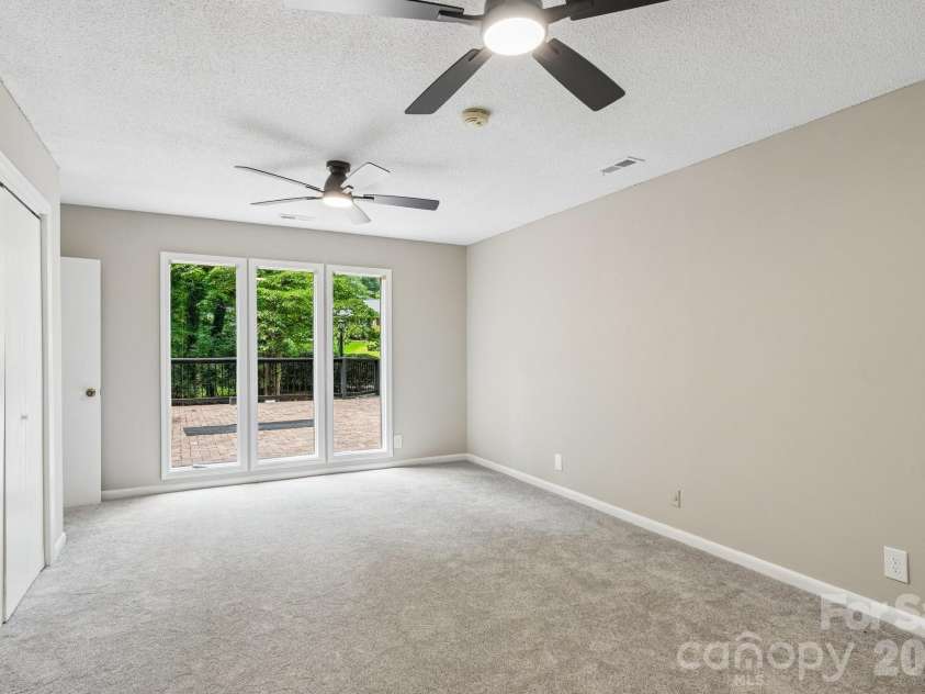 407 Robinwood Drive, Shelby, NC 28150.  MLS# CAR4410556, YatesRealty ID 41431. 