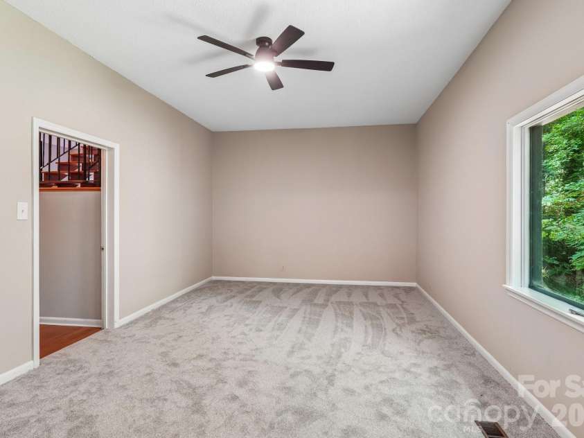 407 Robinwood Drive, Shelby, NC 28150.  MLS# CAR4410556, YatesRealty ID 41431. 