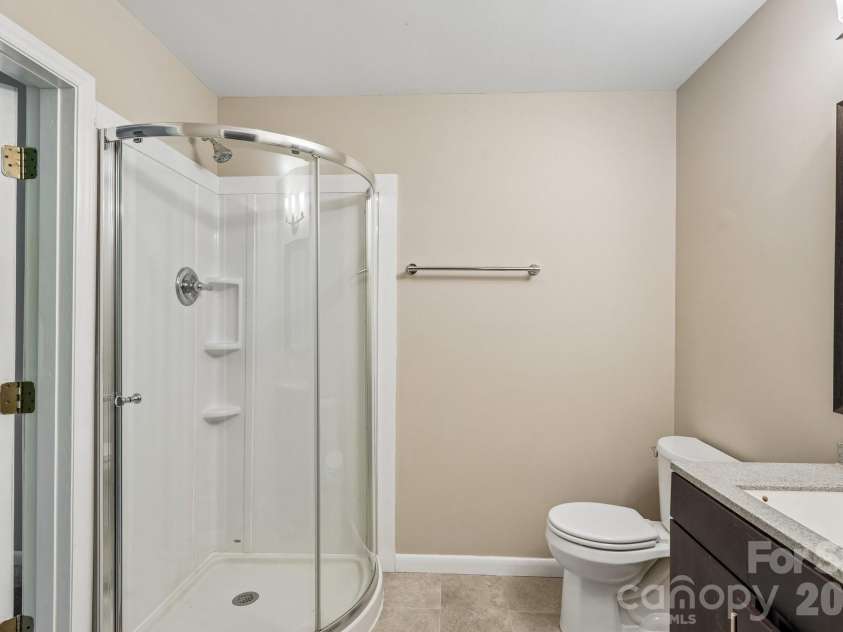 407 Robinwood Drive, Shelby, NC 28150.  MLS# CAR4410556, YatesRealty ID 41431. 