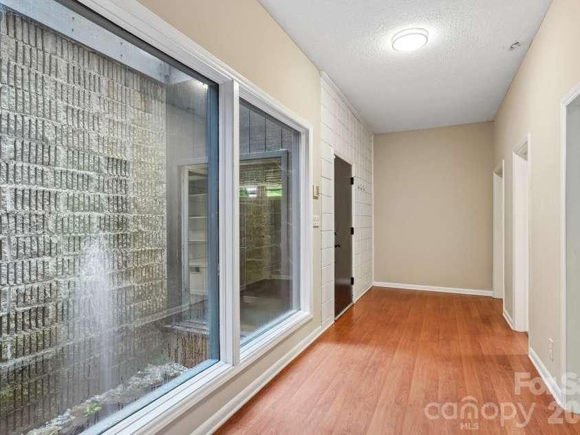 407 Robinwood Drive, Shelby, NC 28150.  MLS# CAR4410556, YatesRealty ID 41431. 