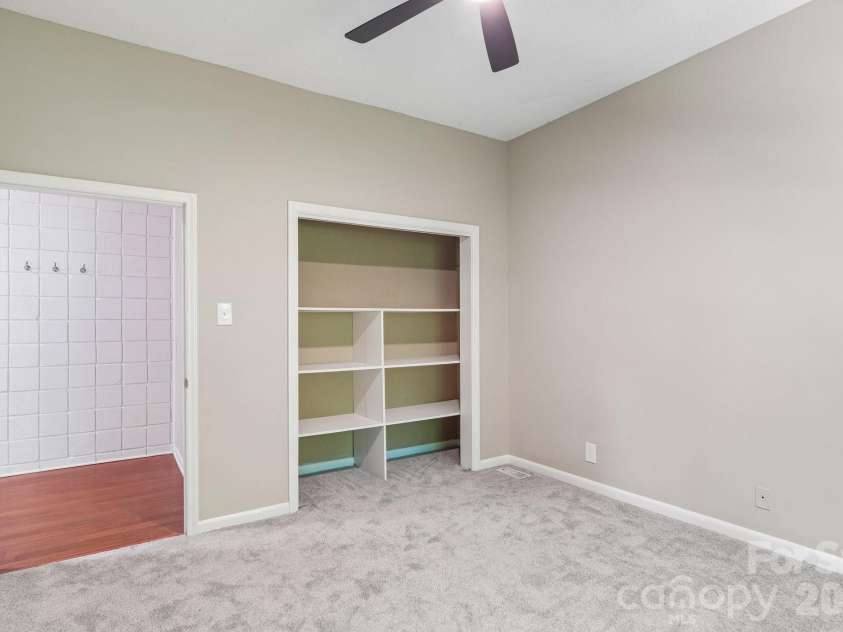 407 Robinwood Drive, Shelby, NC 28150.  MLS# CAR4410556, YatesRealty ID 41431. 