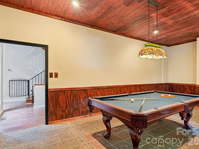 407 Robinwood Drive, Shelby, NC 28150.  MLS# CAR4410556, YatesRealty ID 41431. 