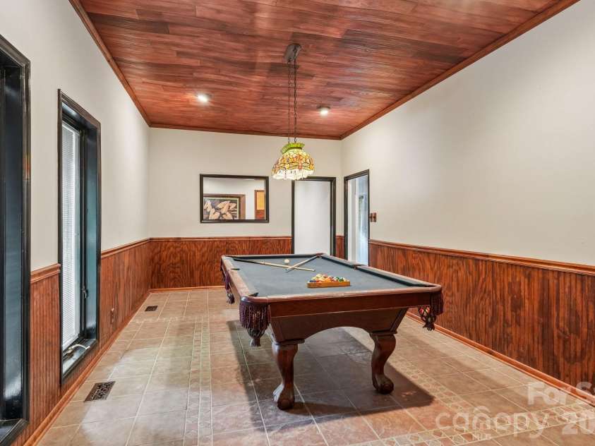 407 Robinwood Drive, Shelby, NC 28150.  MLS# CAR4410556, YatesRealty ID 41431. 