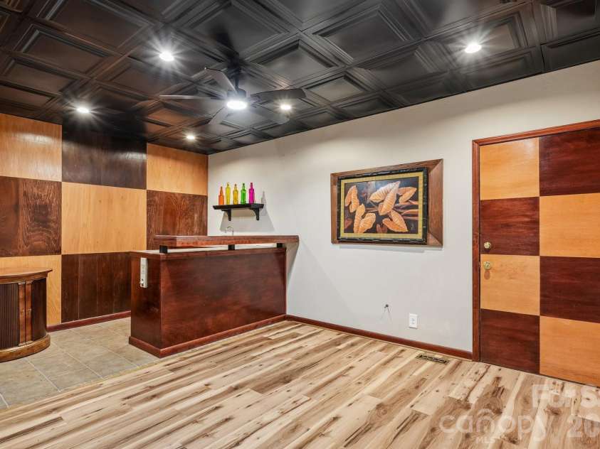 407 Robinwood Drive, Shelby, NC 28150.  MLS# CAR4410556, YatesRealty ID 41431. 