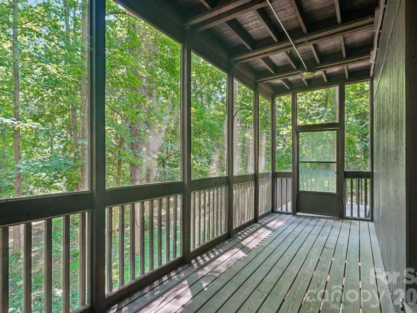 407 Robinwood Drive, Shelby, NC 28150.  MLS# CAR4410556, YatesRealty ID 41431. 