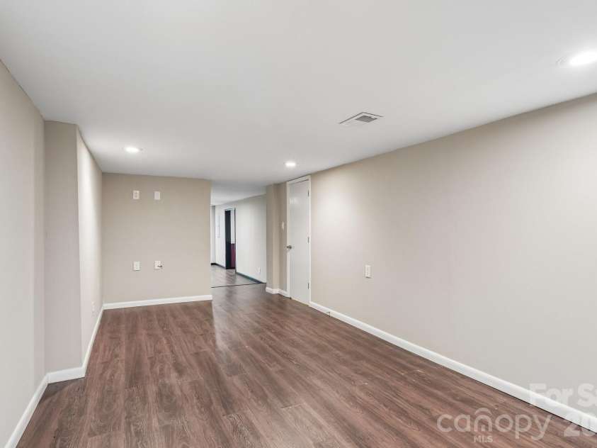 407 Robinwood Drive, Shelby, NC 28150.  MLS# CAR4410556, YatesRealty ID 41431. 