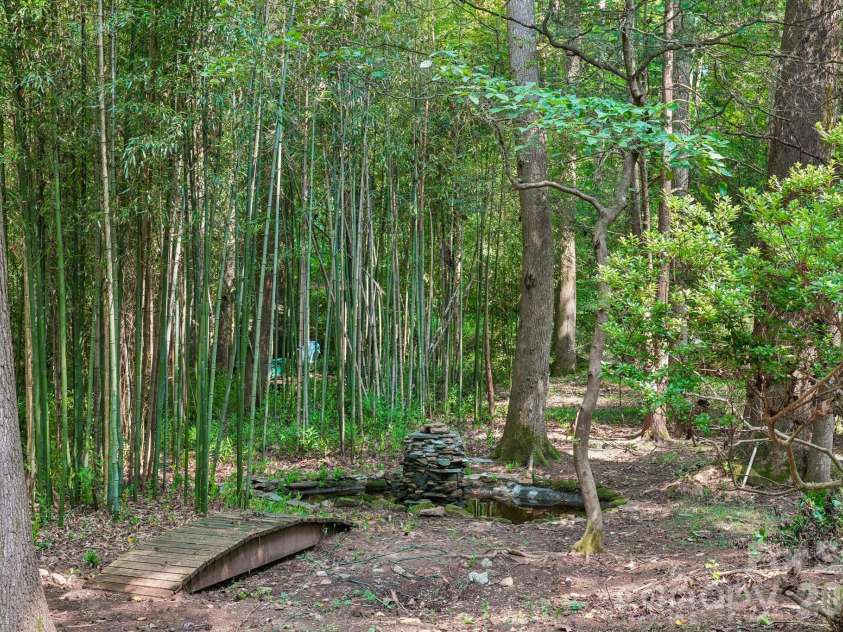 407 Robinwood Drive, Shelby, NC 28150.  MLS# CAR4410556, YatesRealty ID 41431. 