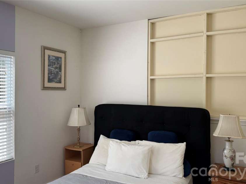 7736 Ponderosa Lane, Charlotte, NC 28215.  MLS# CAR4411529, YatesRealty ID 41432. 