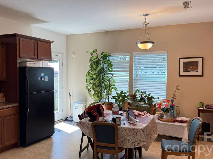 7736 Ponderosa Lane, Charlotte, NC 28215.  MLS# CAR4411529, YatesRealty ID 41432. 