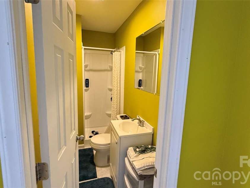 7736 Ponderosa Lane, Charlotte, NC 28215.  MLS# CAR4411529, YatesRealty ID 41432. 