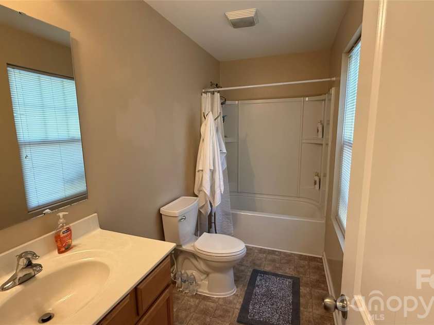 7736 Ponderosa Lane, Charlotte, NC 28215.  MLS# CAR4411529, YatesRealty ID 41432. 