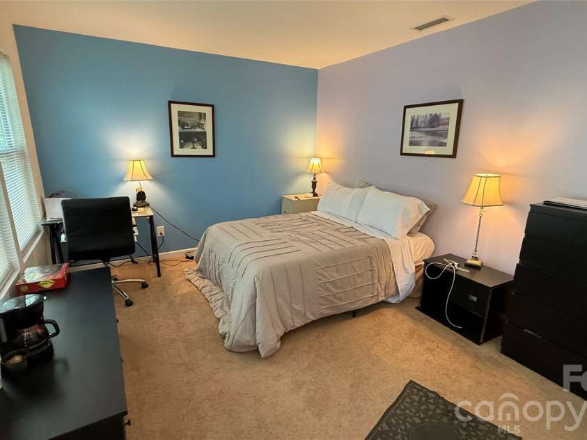 7736 Ponderosa Lane, Charlotte, NC 28215.  MLS# CAR4411529, YatesRealty ID 41432. 