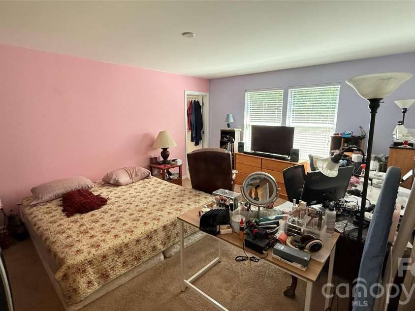 7736 Ponderosa Lane, Charlotte, NC 28215.  MLS# CAR4411529, YatesRealty ID 41432. 