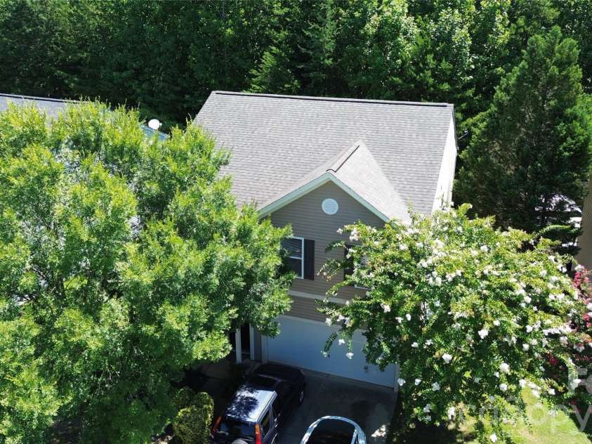 7736 Ponderosa Lane, Charlotte, NC 28215.  MLS# CAR4411529, YatesRealty ID 41432. 