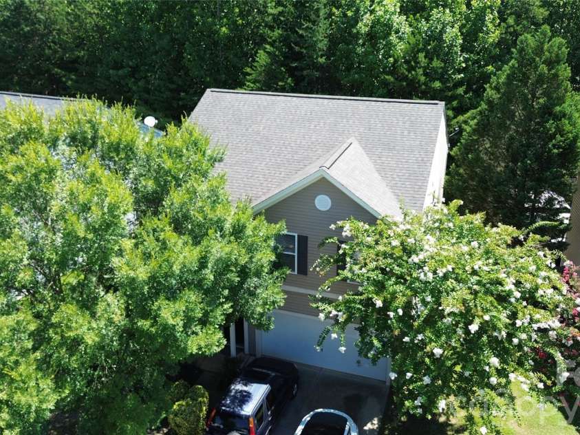 7736 Ponderosa Lane, Charlotte, NC 28215.  MLS# CAR4411529, YatesRealty ID 41432. 