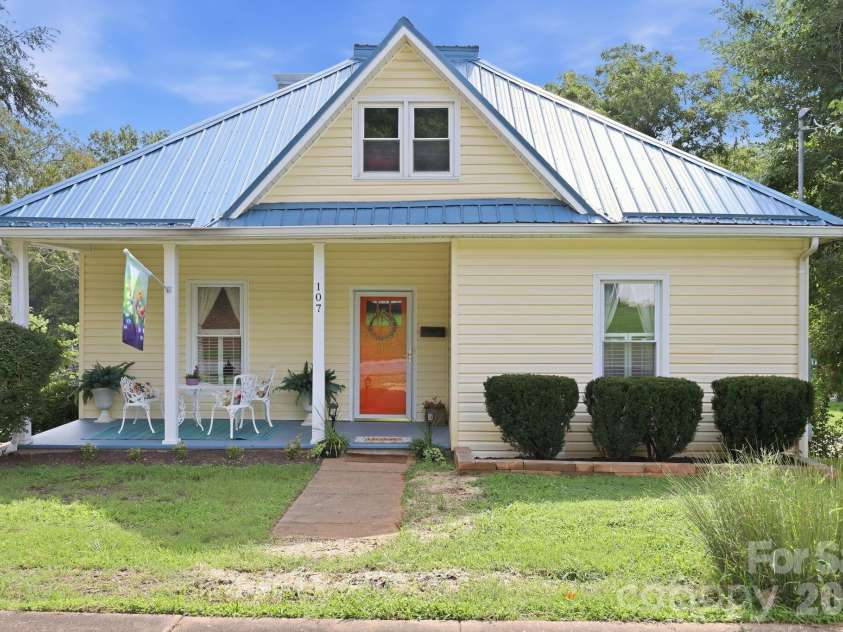 107 Burkemont Avenue, Morganton, NC 28655.  MLS# CAR4411531, YatesRealty ID 41433. 