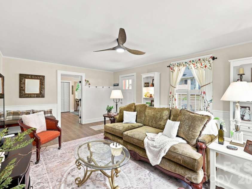 107 Burkemont Avenue, Morganton, NC 28655.  MLS# CAR4411531, YatesRealty ID 41433. 