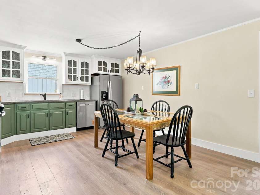 107 Burkemont Avenue, Morganton, NC 28655.  MLS# CAR4411531, YatesRealty ID 41433. 